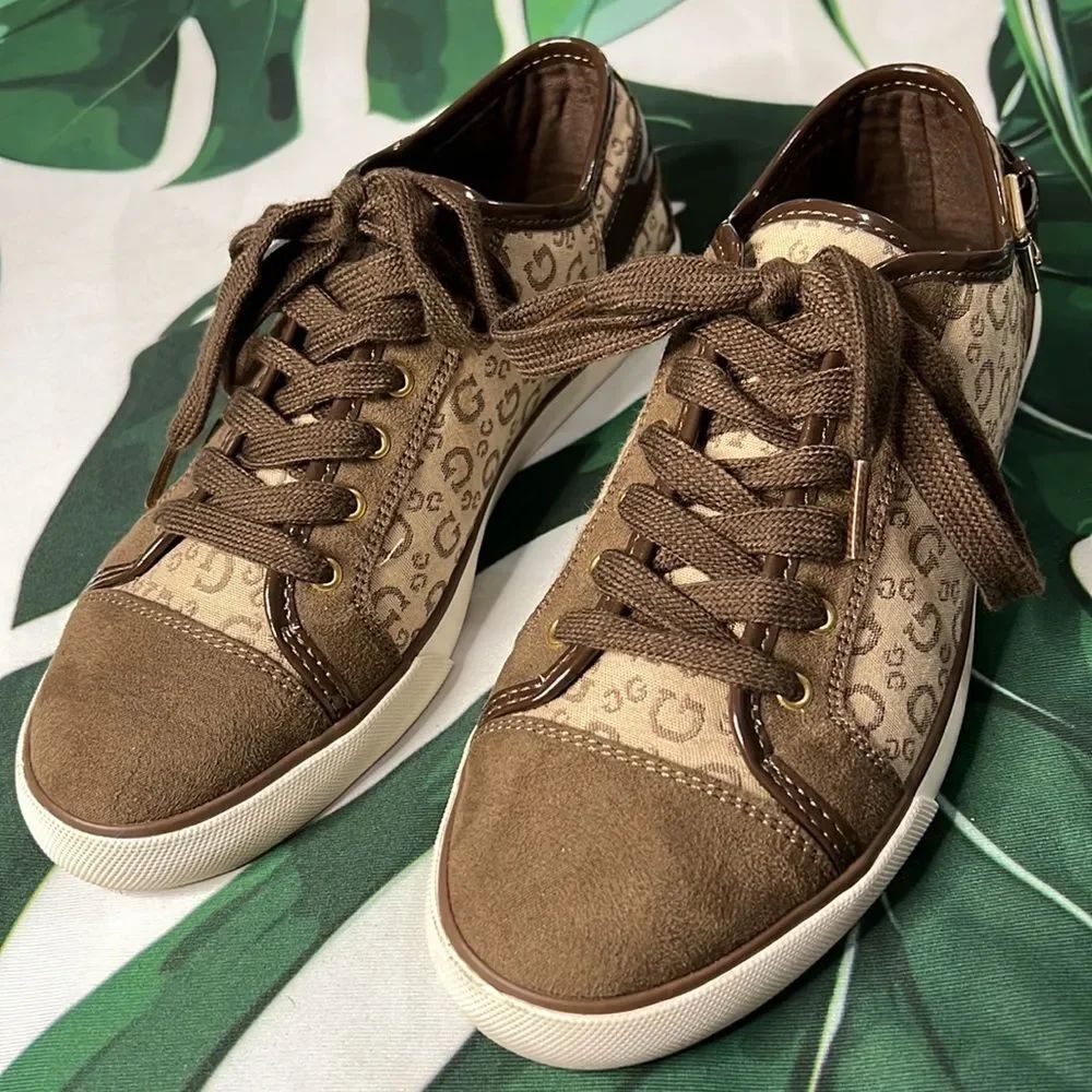 *GUESS Women's Loven Low Profile Lace-Up Sneakers